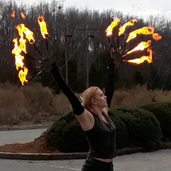 Meet your Posher, Sheri - Picture 3 of 4